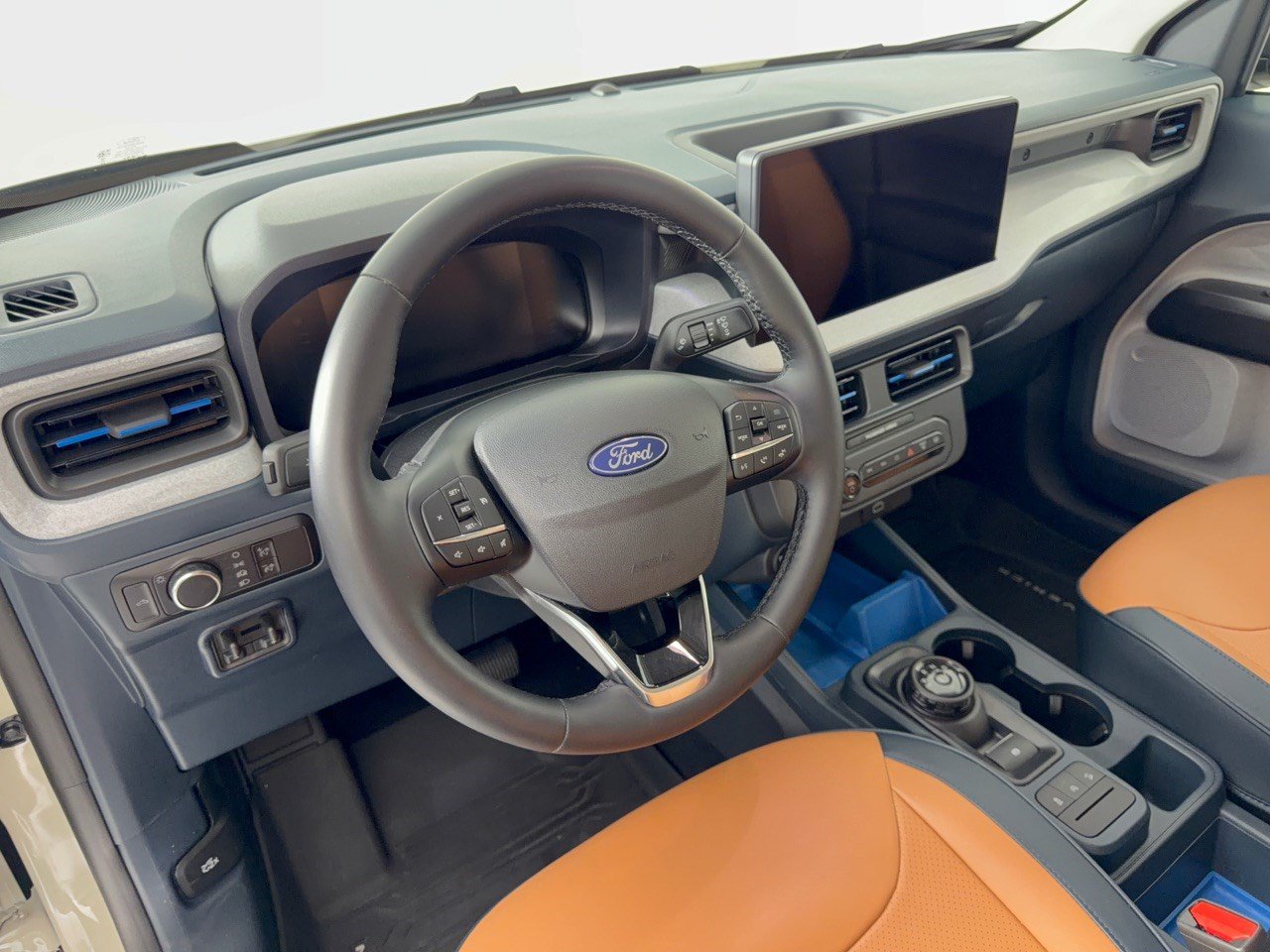 Used 2025 Ford Maverick XLT w/ XLT Luxury Package AWD/4WD image 4