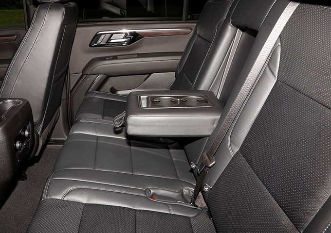 Used 2025 Chevrolet Suburban LS RWD image 19