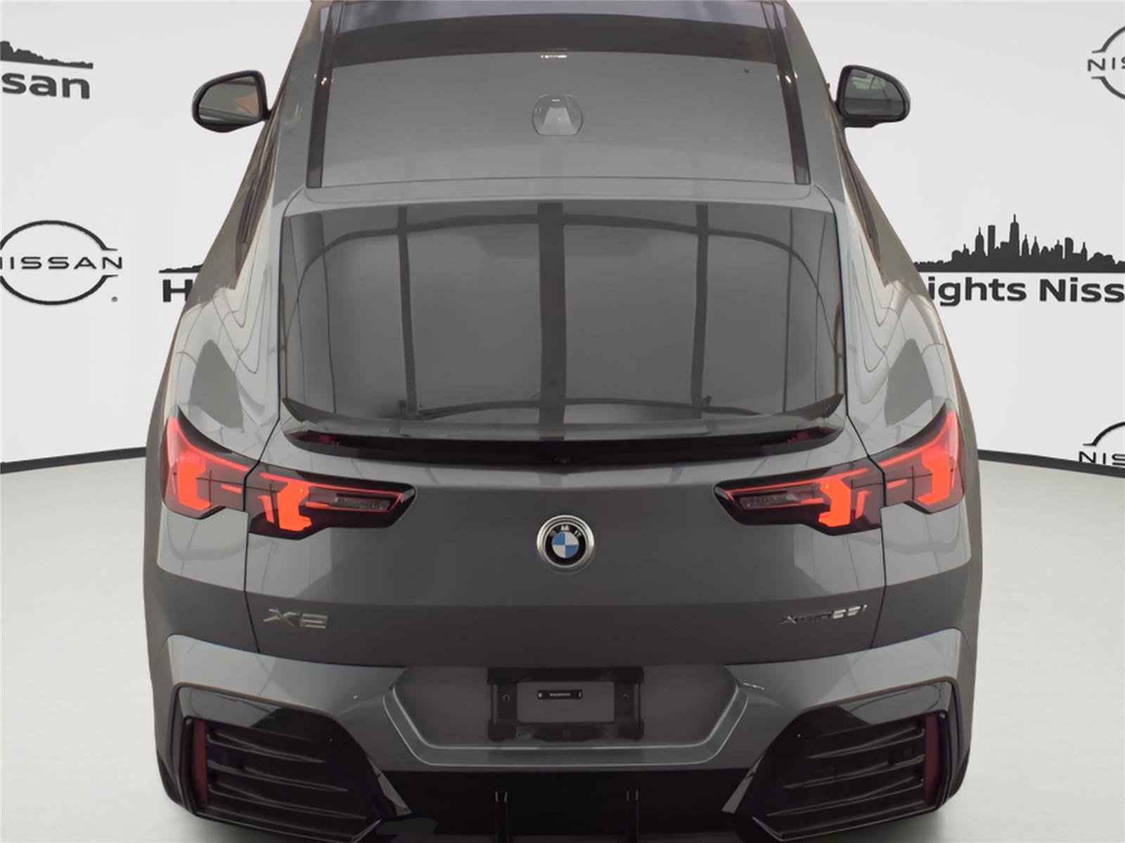 Used 2025 BMW X2 xDrive28i AWD/4WD image 9