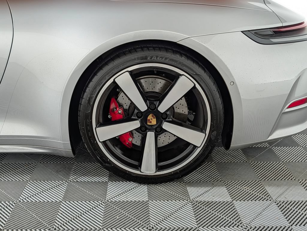 Certified 2025 Porsche 911 Carrera S RWD image 14