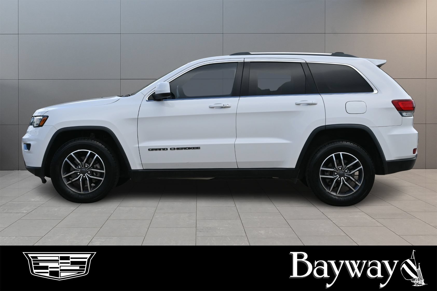 Used 2020 Jeep Grand Cherokee Laredo w/ Security & Convenience Group AWD/4WD image 5