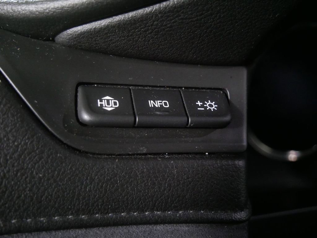 Used 2018 Cadillac Escalade ESV Luxury AWD/4WD image 19