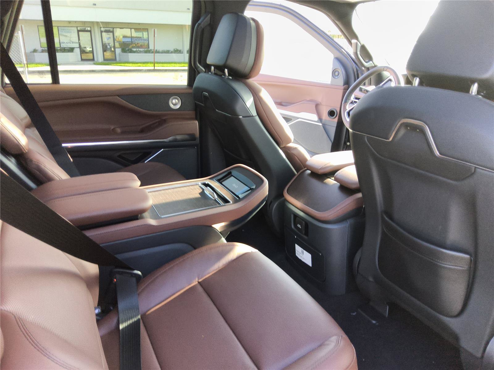 New 2027 Lincoln Navigator Reserve AWD/4WD image 24