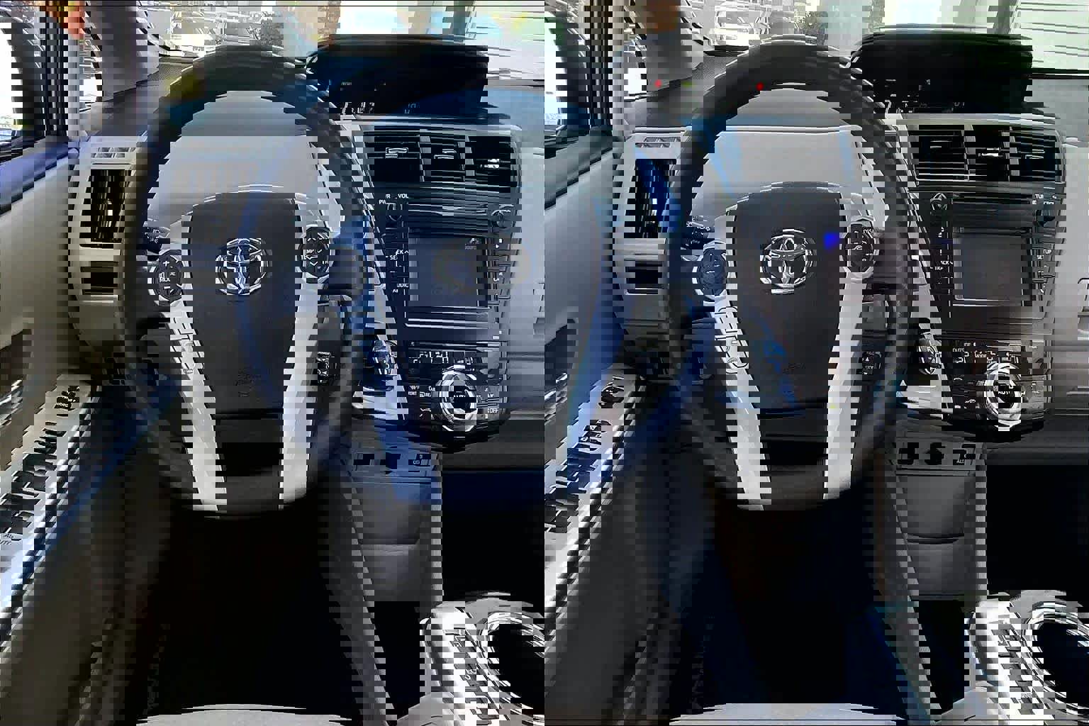 Used 2012 Toyota Prius V Two FWD image 5