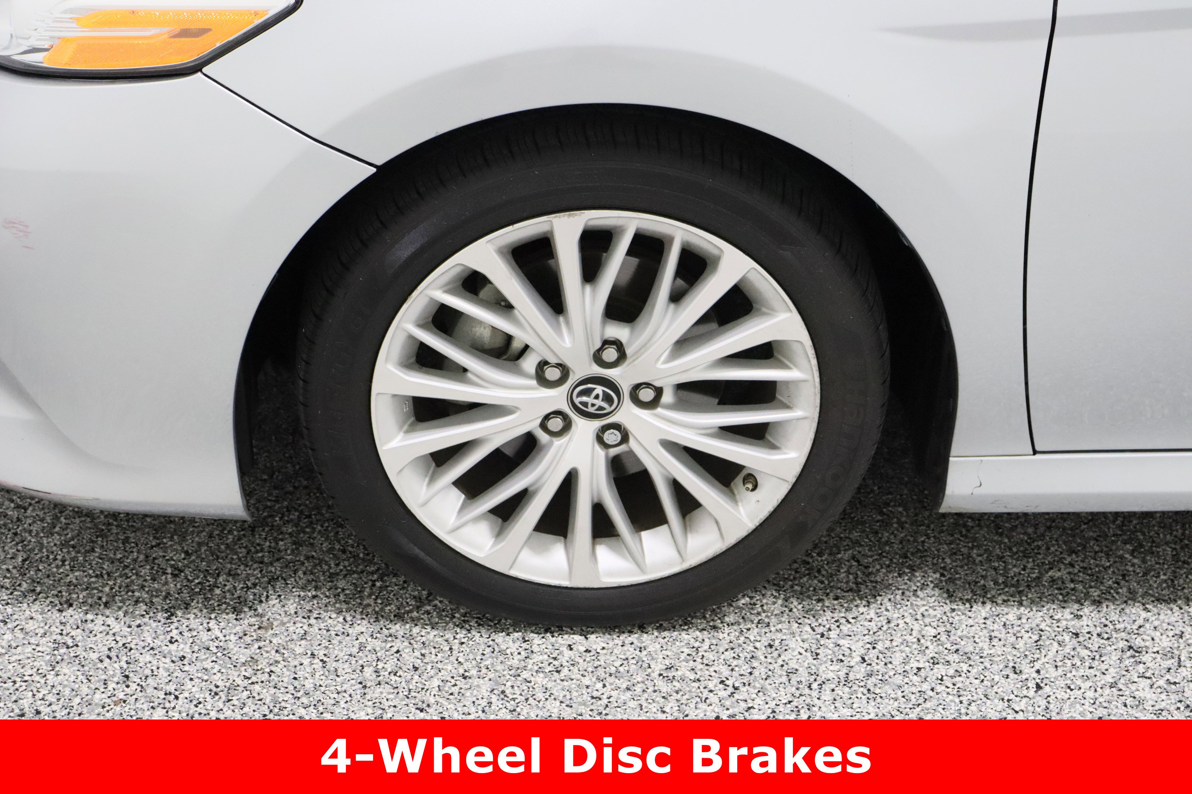 Certified 2018 Toyota Camry XLE image 11