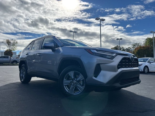 Used 2024 Toyota RAV4 XLE image 3