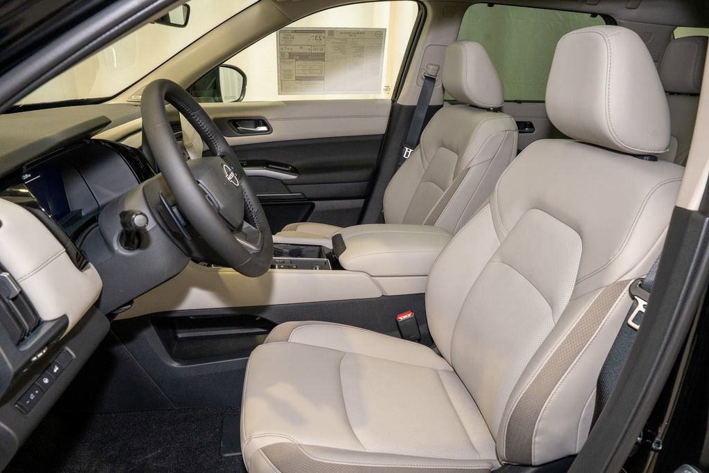 New 2026 Nissan Pathfinder SL w/ SL Premium Package image 14