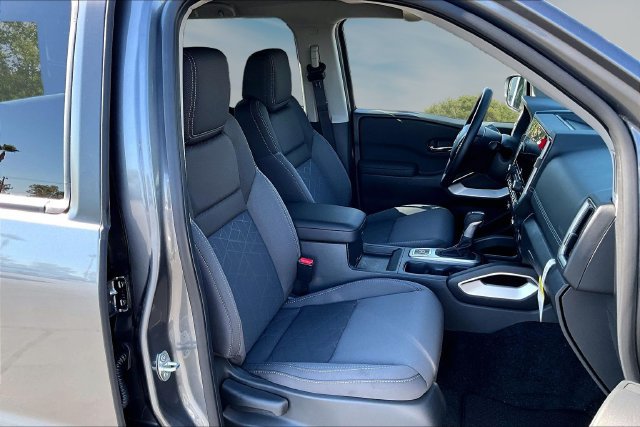 New 2026 Nissan Frontier SV w/ Tow Package AWD/4WD image 11