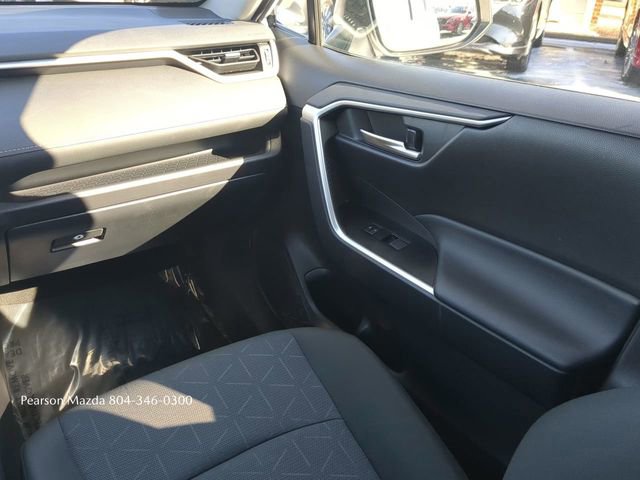 Used 2025 Toyota RAV4 XLE image 17