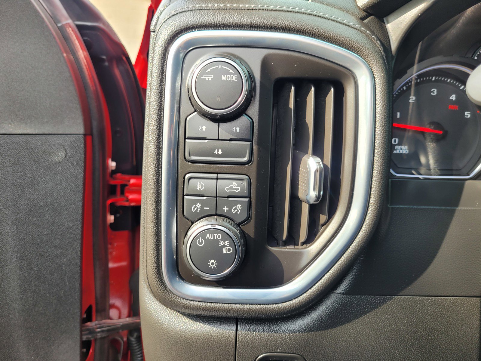 Used 2021 Chevrolet Silverado 2500 LT w/ Convenience Package image 24