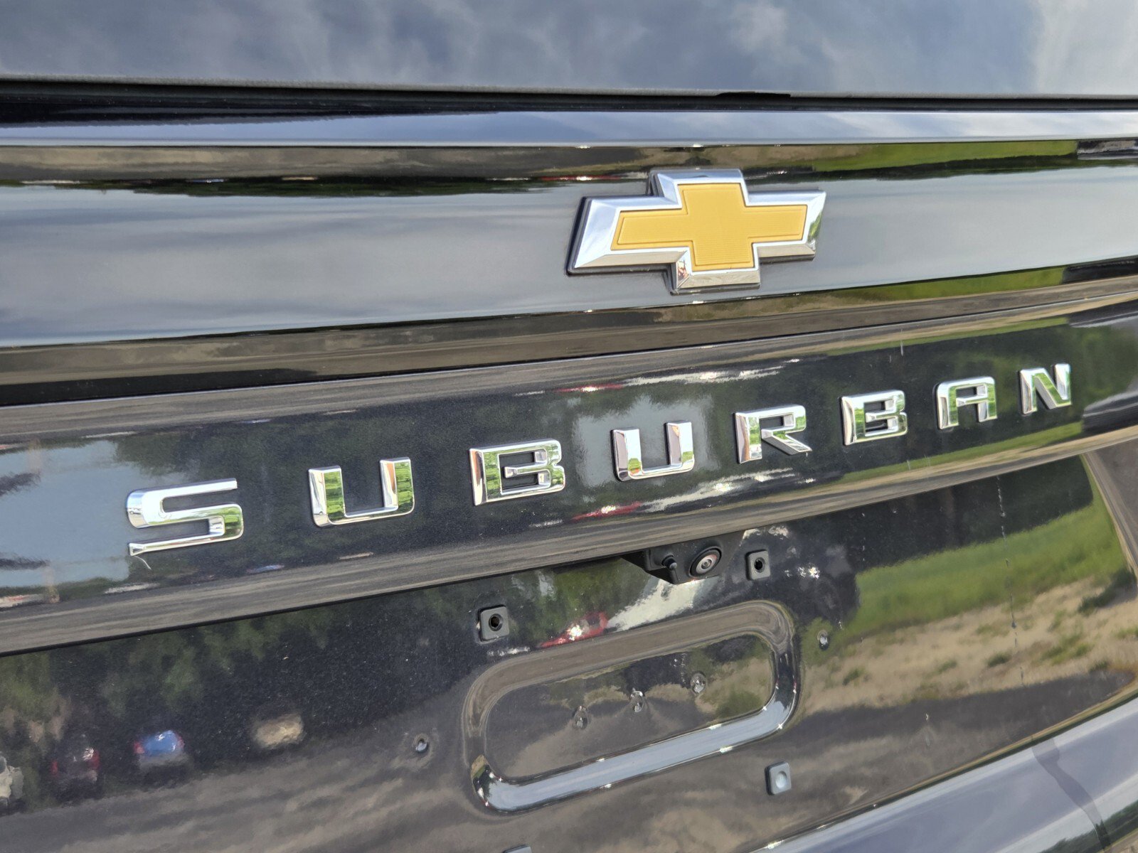 Used 2026 Chevrolet Suburban Premier AWD/4WD image 15