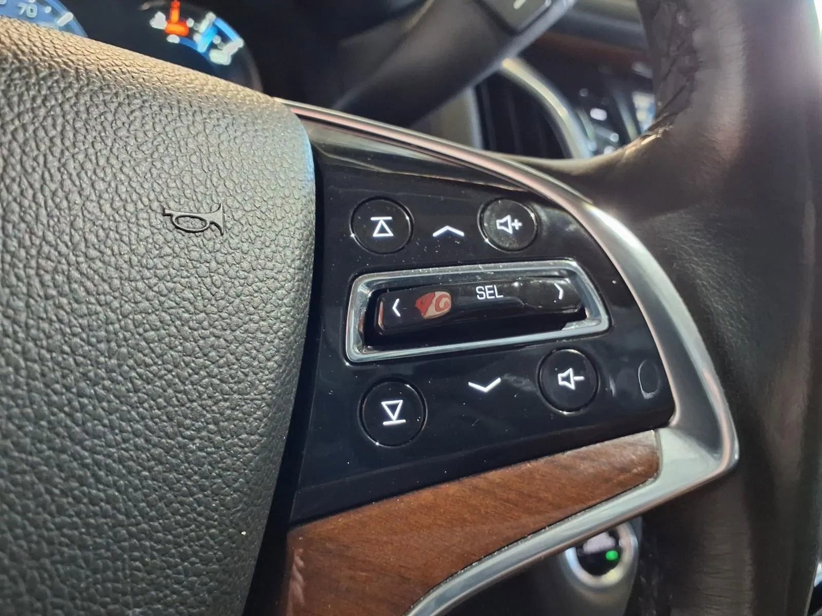Used 2020 Cadillac Escalade Luxury AWD/4WD image 25