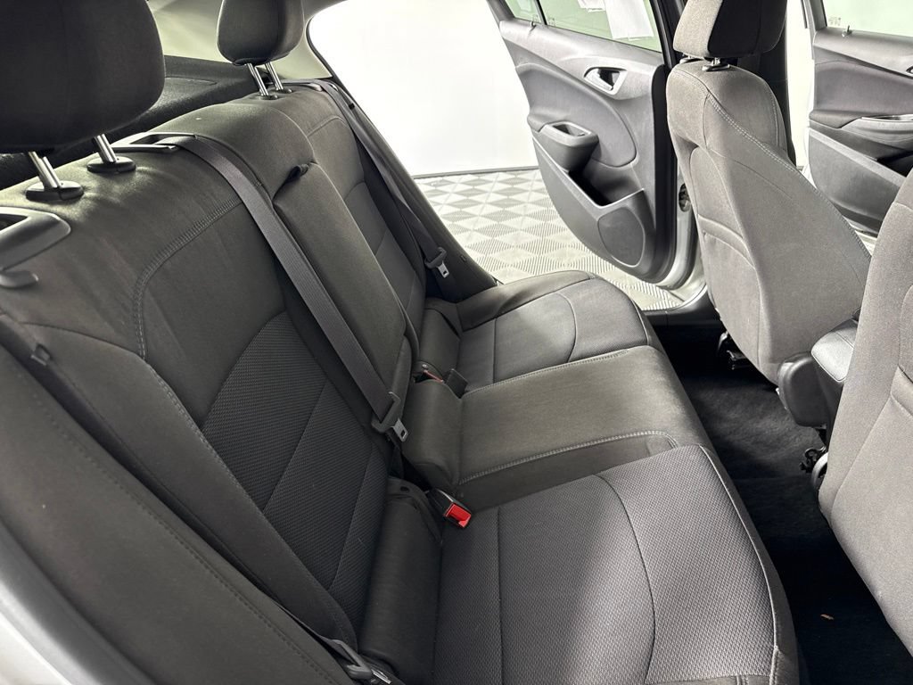 Used 2017 Chevrolet Cruze LT w/ LT Convenience Package FWD image 29