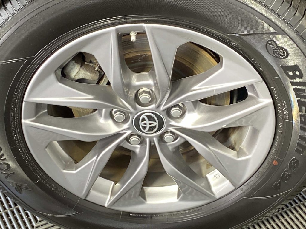 Used 2024 Toyota Sienna XLE w/ XLE Plus Package AWD/4WD image 25