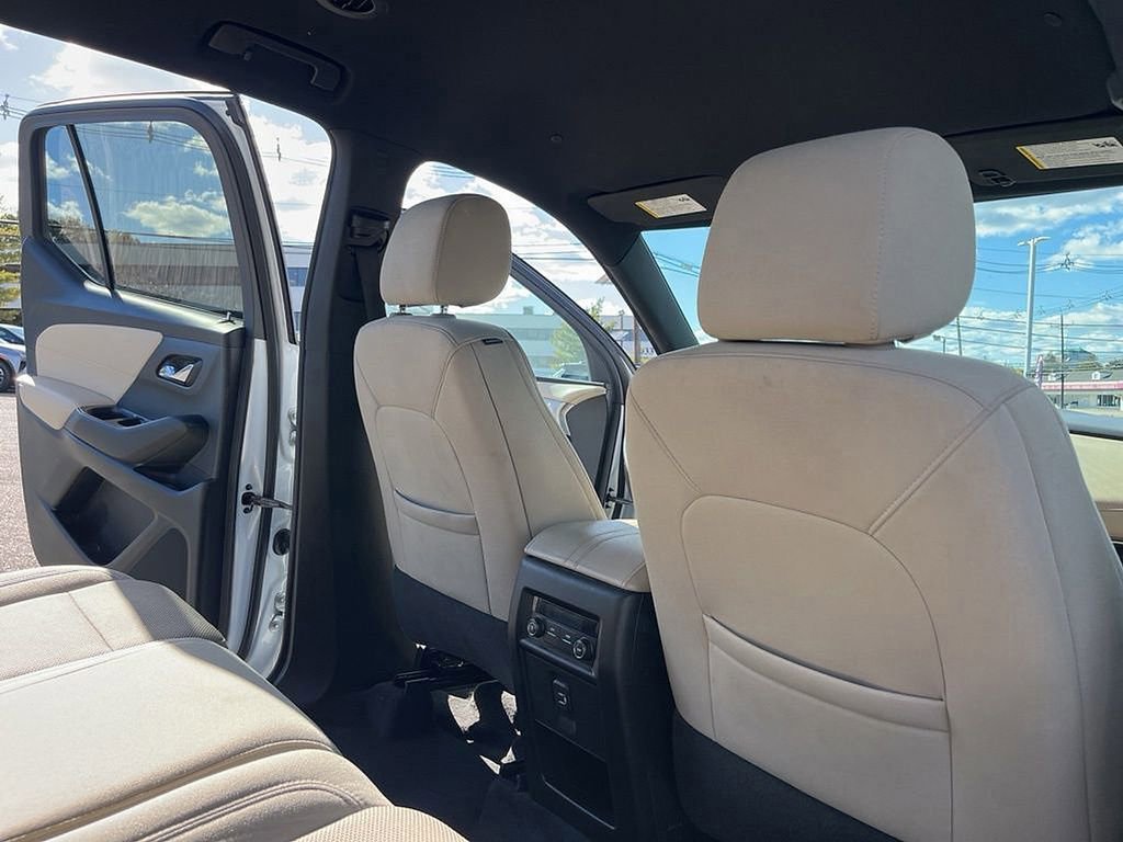 Used 2023 Chevrolet Traverse LS w/ Safety Package image 55