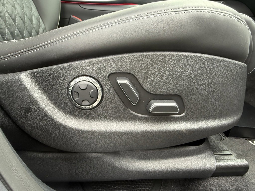 Used 2025 Genesis GV70 3.5T Sport w/ Sport Advanced Package image 16