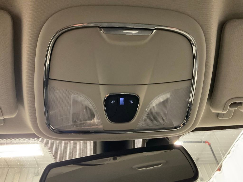 Used 2016 Jeep Cherokee Limited FWD image 27