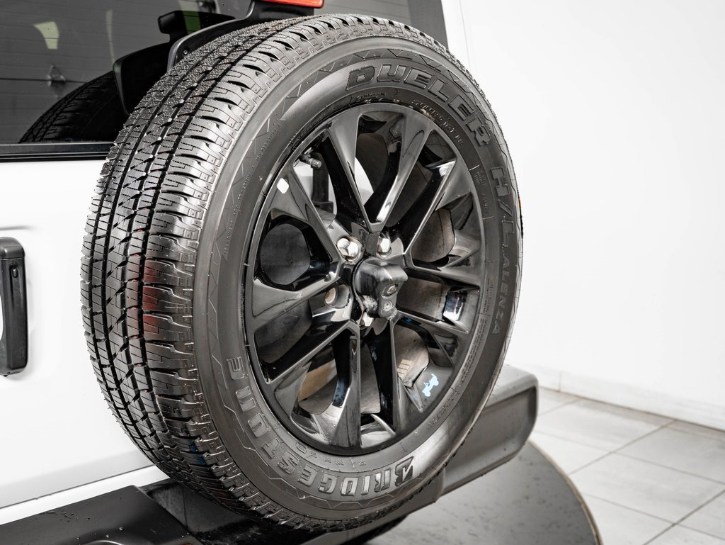 Used 2023 Jeep Wrangler Unlimited Sahara w/ Cold Weather Group image 19