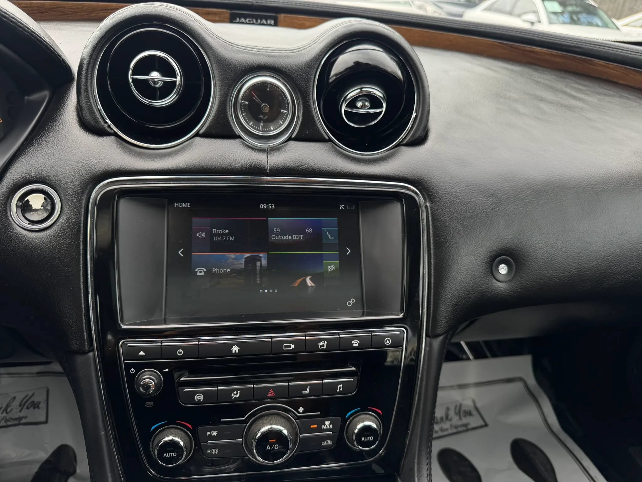 Used 2016 Jaguar XJ L Supercharged RWD image 21