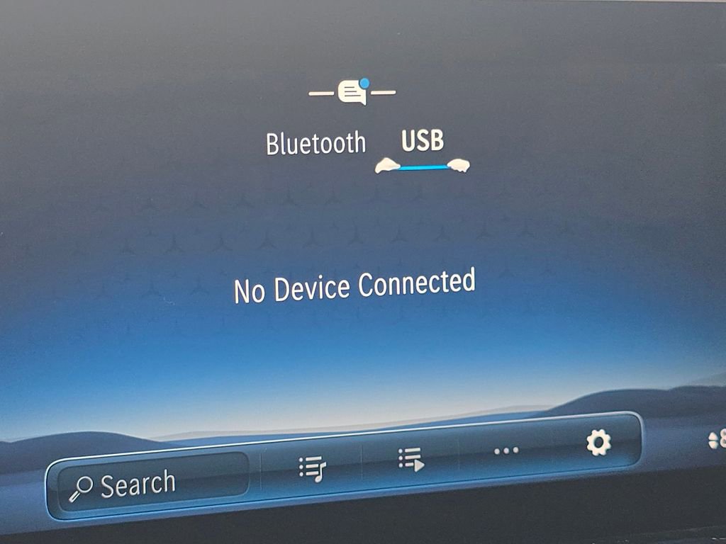 Certified 2025 Mercedes-Benz GLB 250 4MATIC image 31