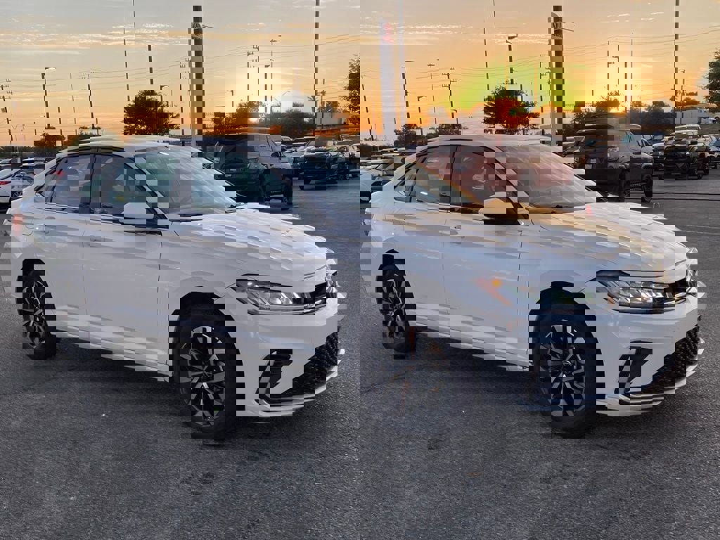 Used 2025 Volkswagen Jetta S image 3