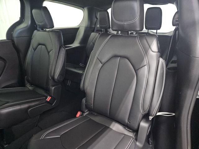 New 2026 Chrysler Pacifica Select AWD/4WD image 21