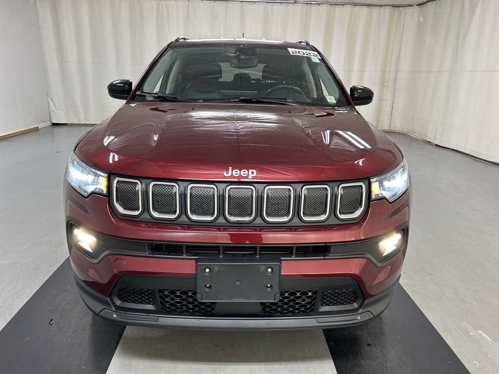 Used 2022 Jeep Compass Latitude w/ Convenience Group AWD/4WD image 3