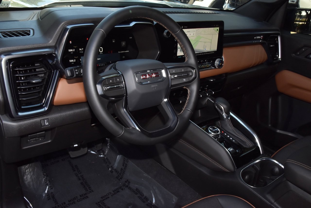 Used 2026 GMC Canyon AT4 AWD/4WD image 33