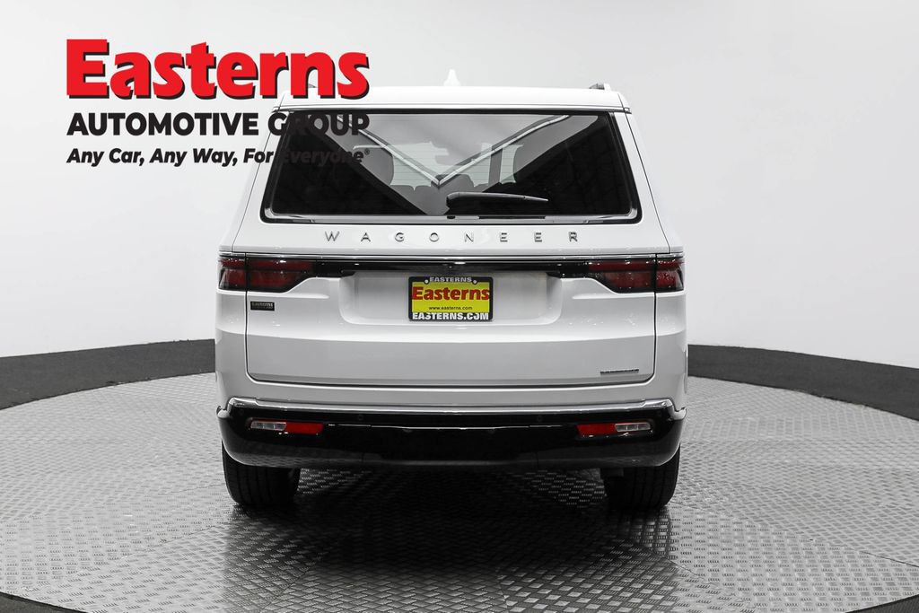 Used 2023 Jeep Wagoneer Series III w/ Preferred Equipment Group RWD image 6