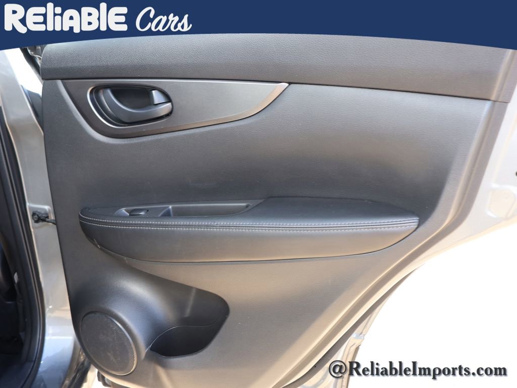 Used 2019 Nissan Rogue Sport S image 12