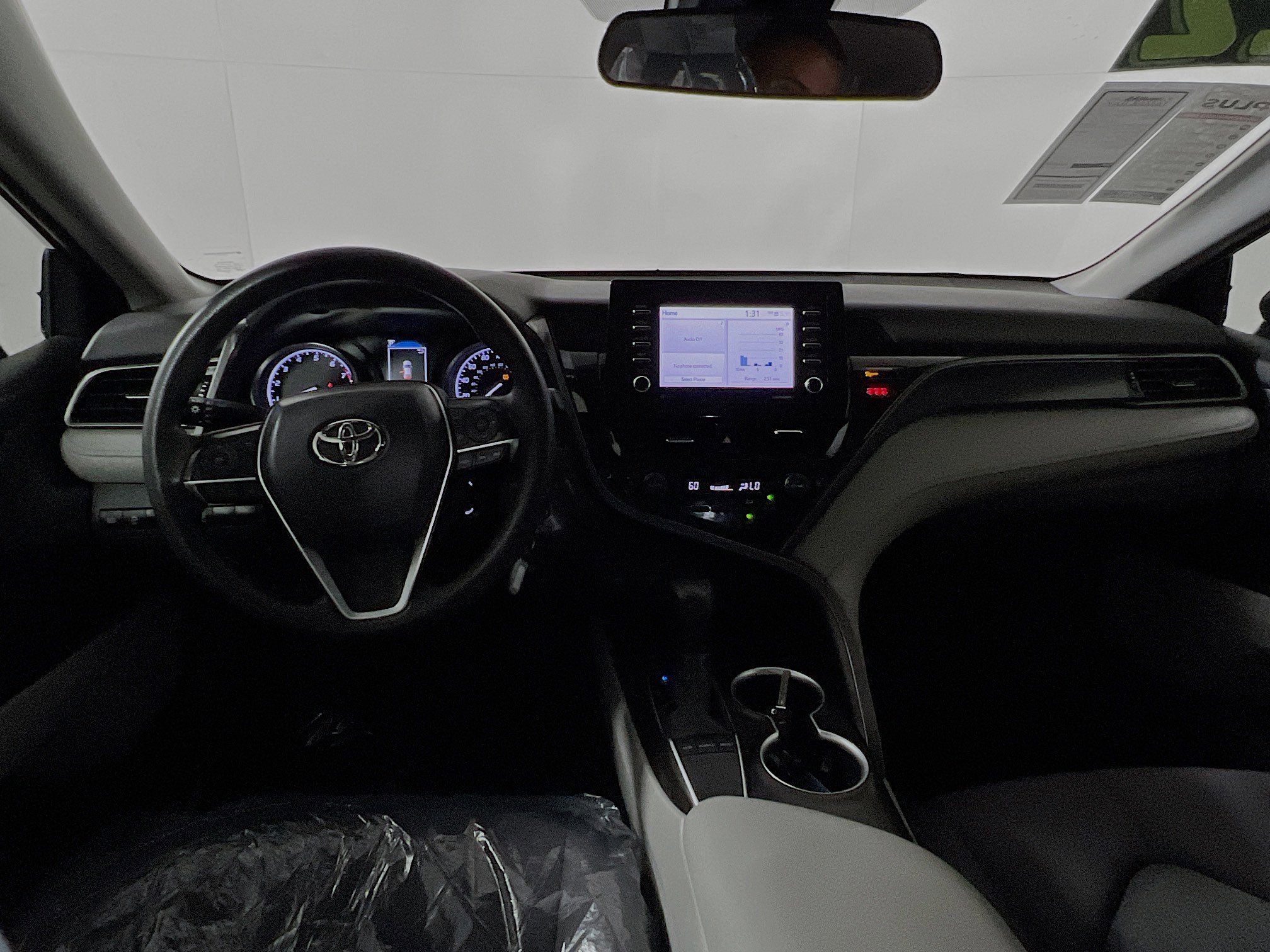 Used 2022 Toyota Camry LE FWD image 30