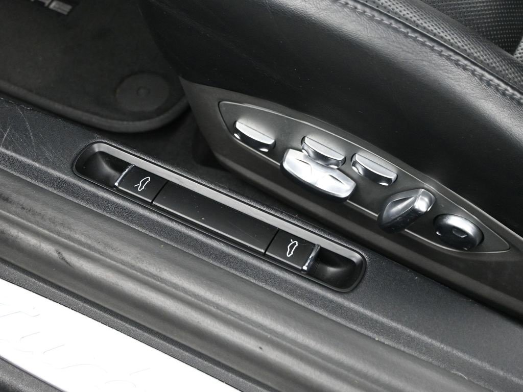 Used 2014 Porsche 911 Turbo S image 19