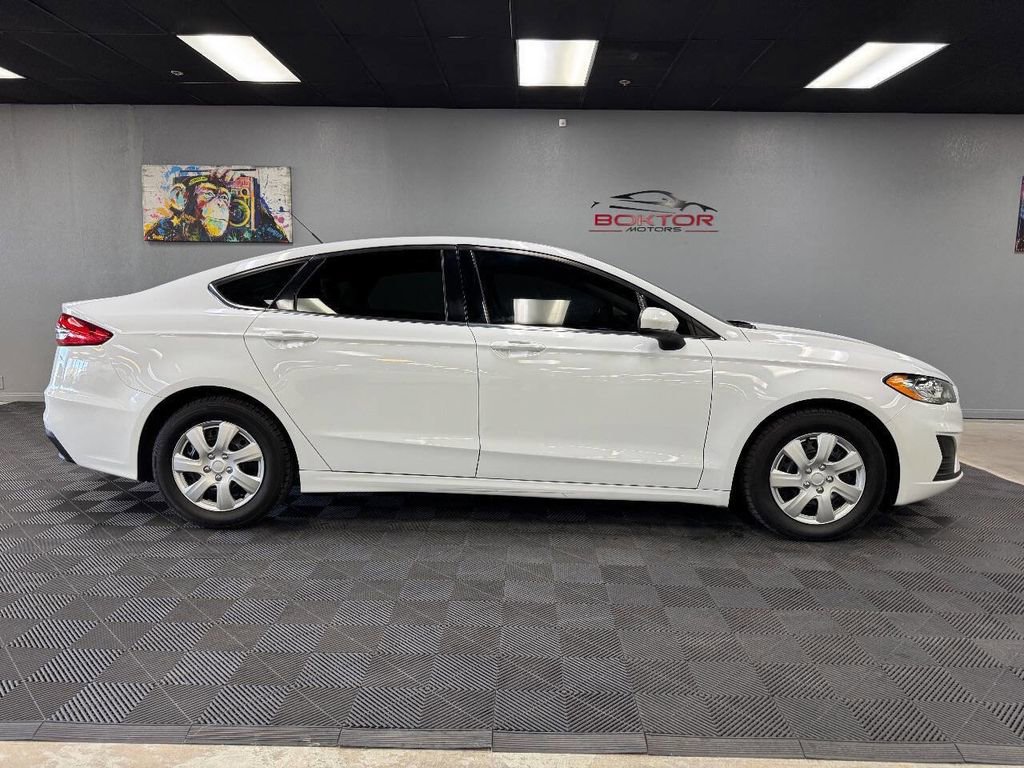 Used 2019 Ford Fusion S image 17