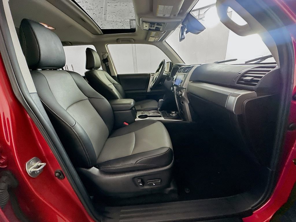 Certified 2022 Toyota 4Runner SR5 Premium w/ Moonroof Package AWD/4WD image 28
