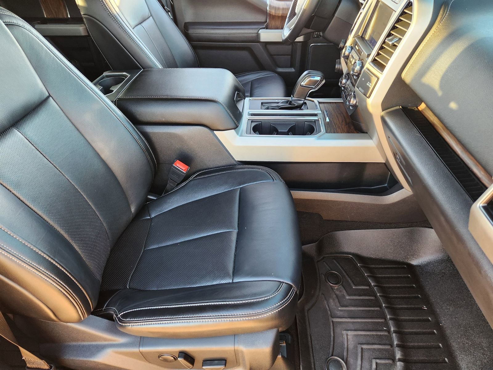 Used 2020 Ford F150 Lariat image 18