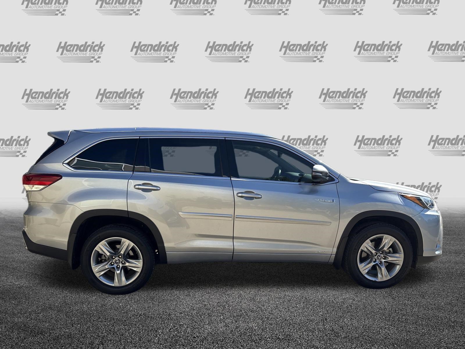Used 2017 Toyota Highlander Limited AWD/4WD image 11