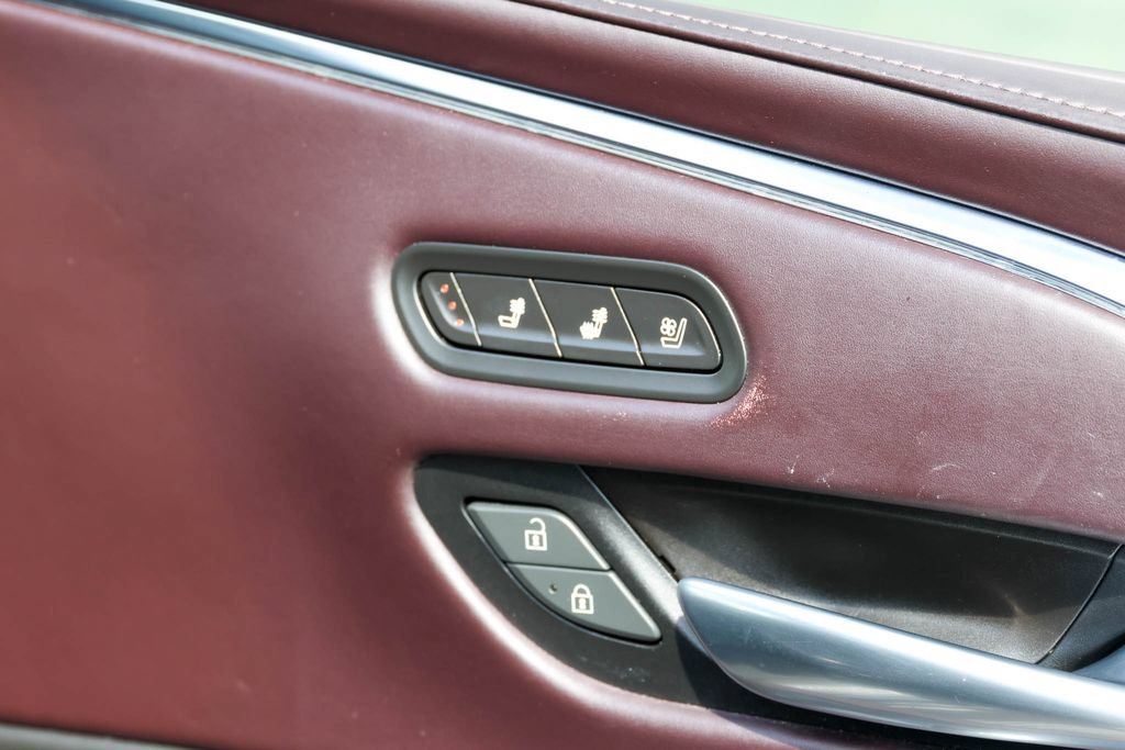 Used 2021 Cadillac Escalade ESV Premium Luxury Platinum AWD/4WD image 14