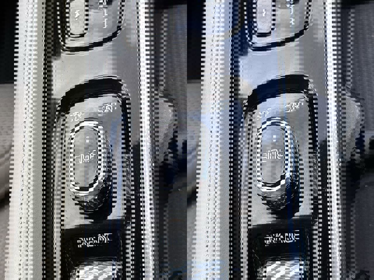 Used 2017 Volvo XC90 T8 Inscription w/ Vision Package image 33