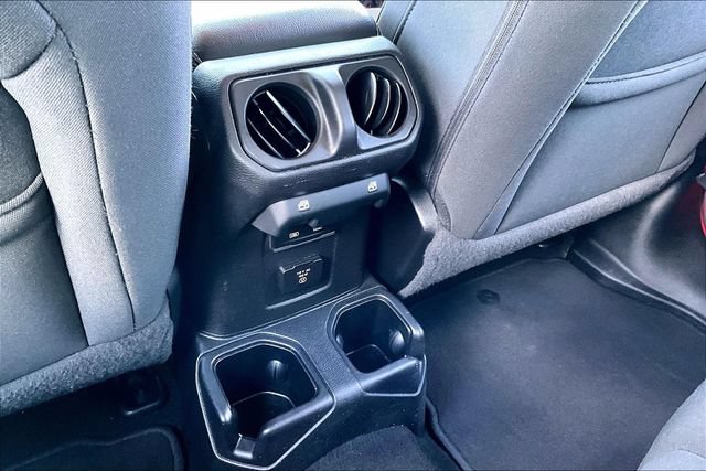 Used 2021 Jeep Wrangler Unlimited Sahara AWD/4WD image 10