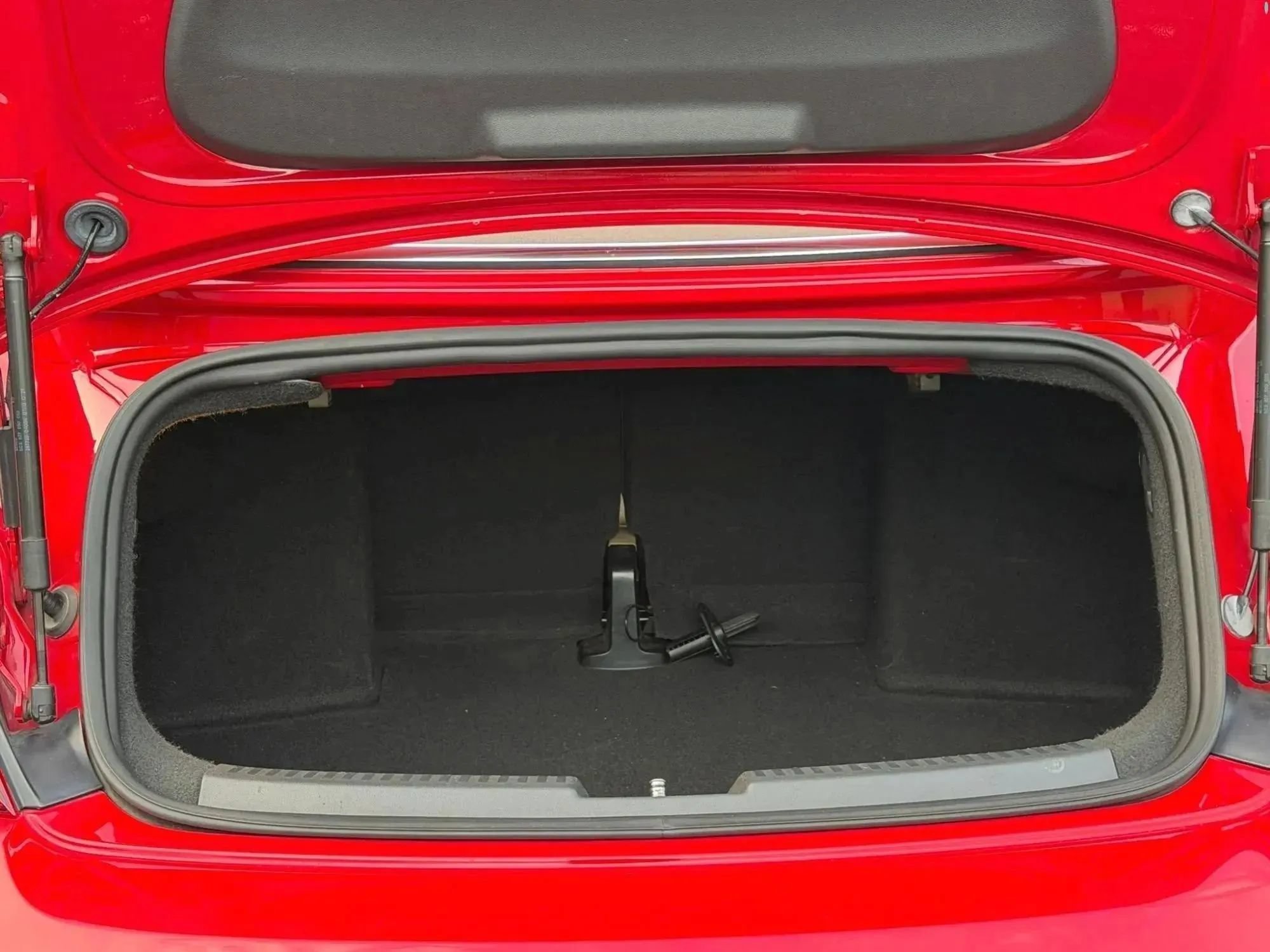 Used 2013 Volkswagen Beetle TDI FWD image 39