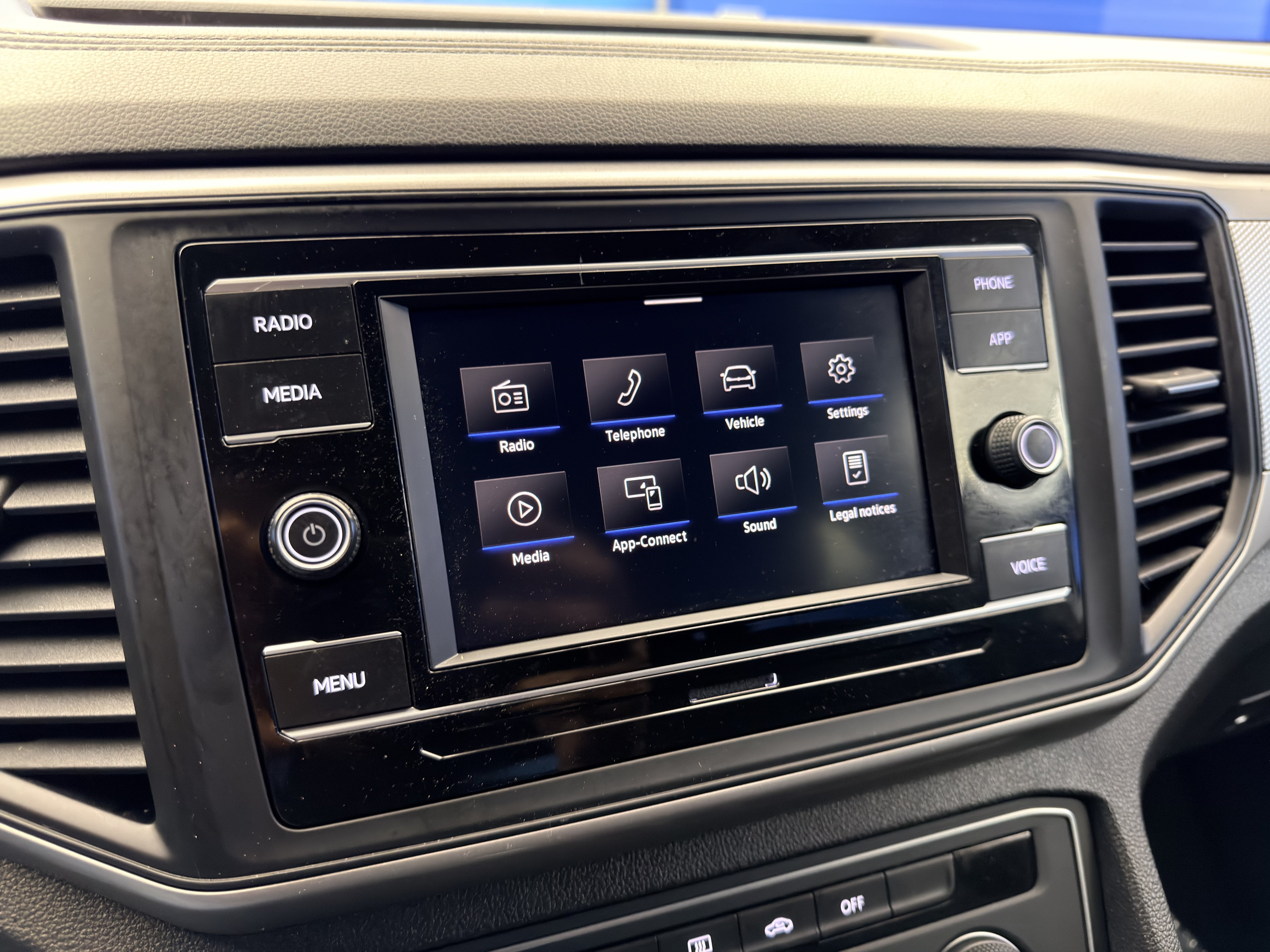 Used 2020 Volkswagen Atlas Cross Sport S FWD image 18