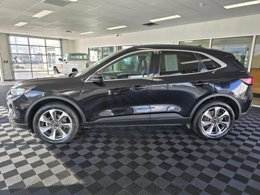 Used 2024 Ford Escape Platinum AWD/4WD image 6