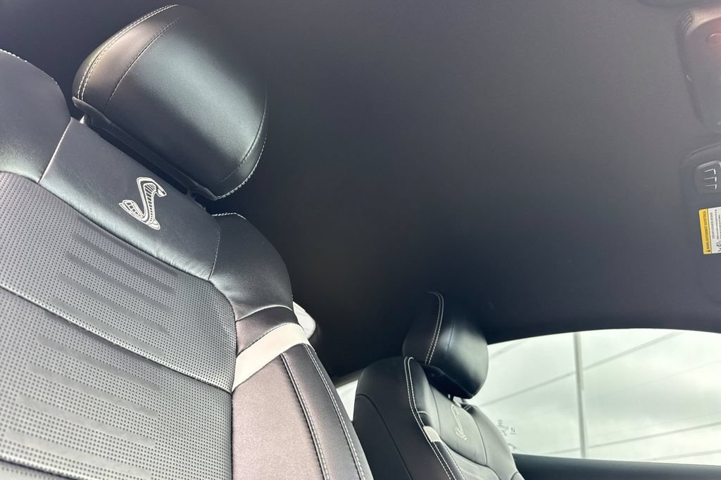 Used 2022 Ford Mustang Shelby GT500 w/ Technology Package RWD image 18