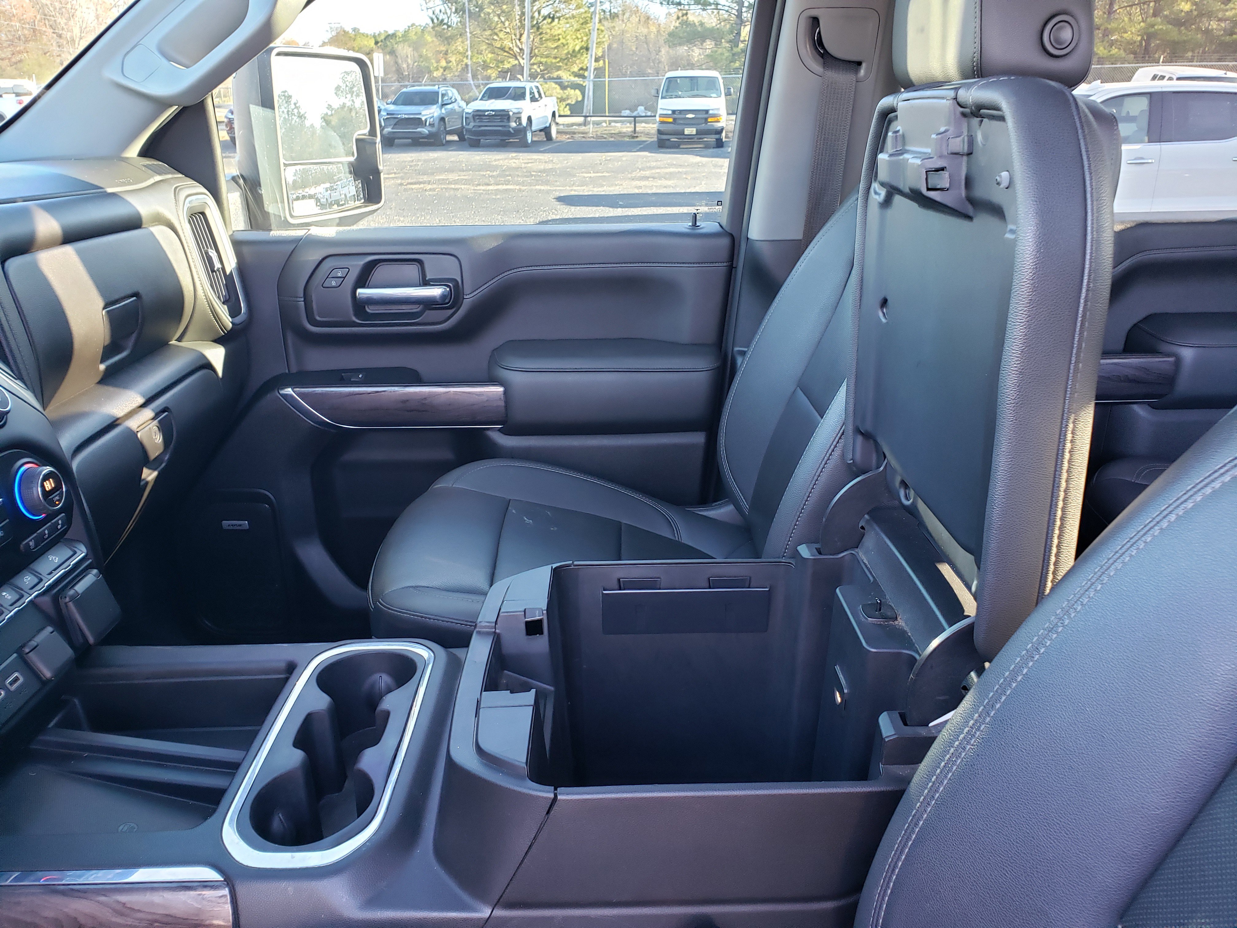 Used 2022 Chevrolet Silverado 2500 LTZ w/ LTZ Premium Package image 28