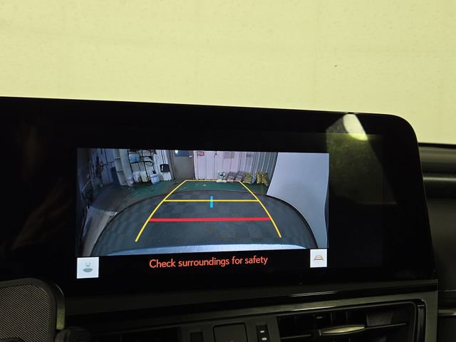 Used 2025 Lexus ES 300h F Sport image 18