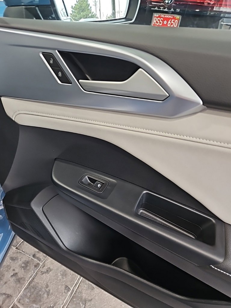 New 2026 Volkswagen Taos SE image 12