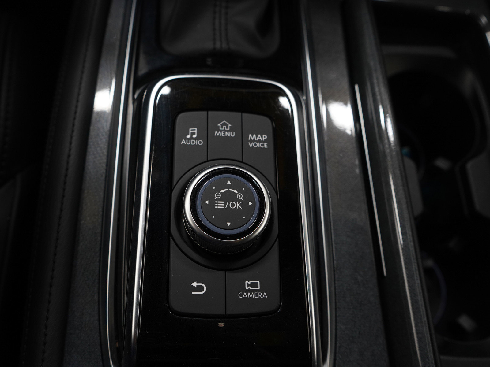 Used 2023 Nissan Armada SL image 29