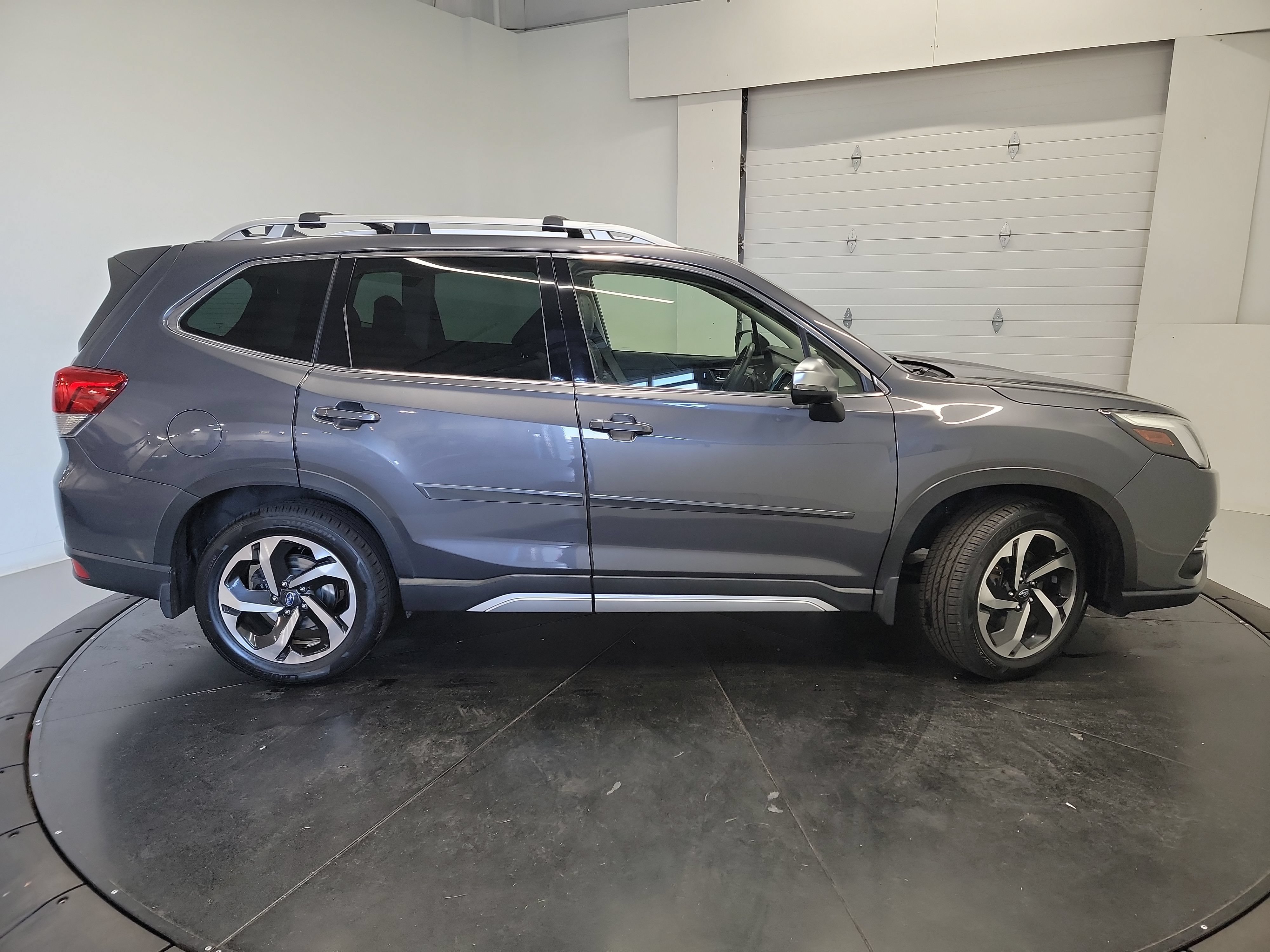 Used 2022 Subaru Forester Touring AWD/4WD image 11
