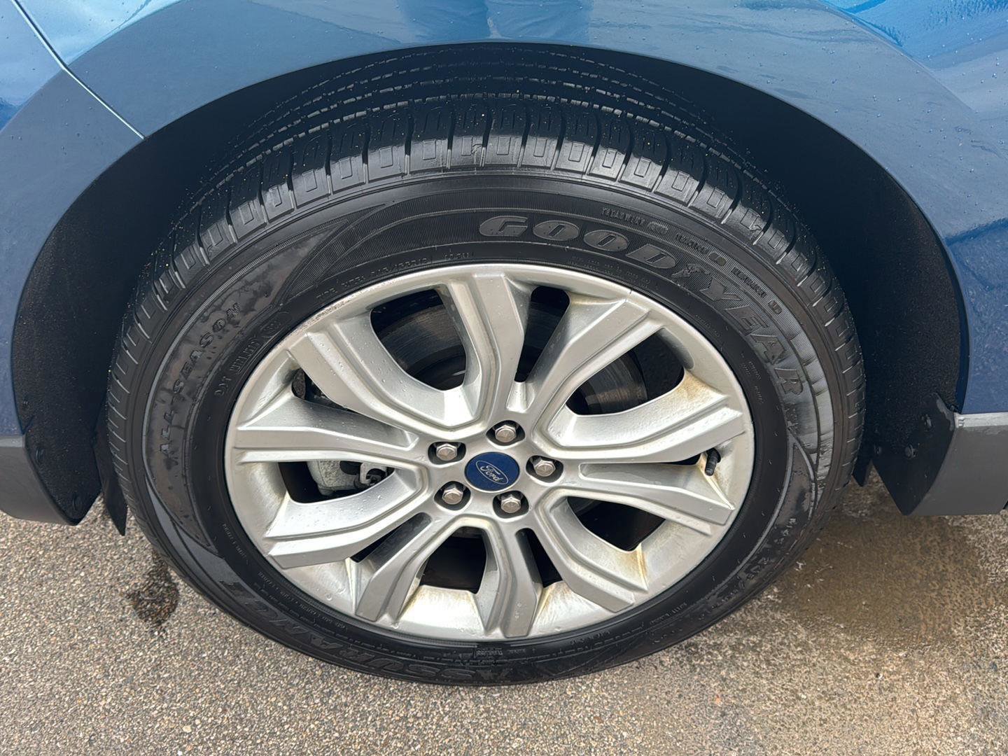 Used 2020 Ford Edge Titanium w/ Class II Trailer Tow Package image 10