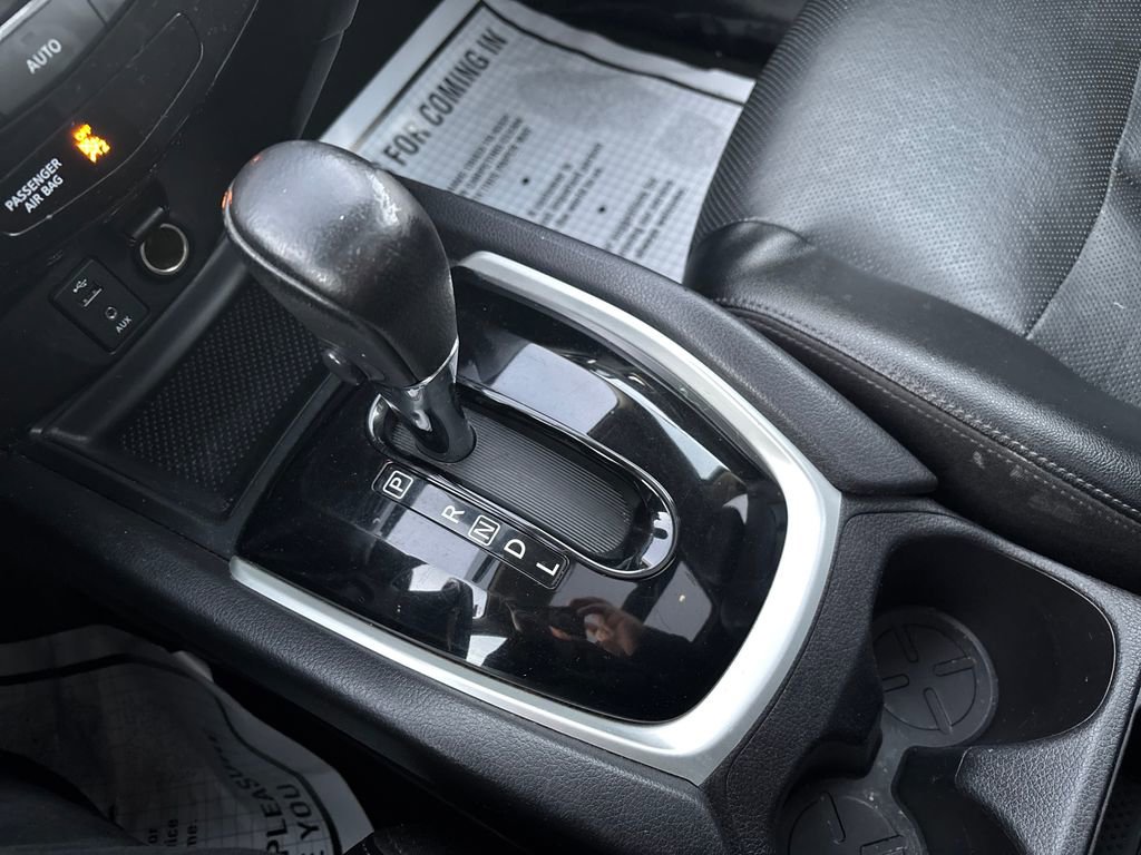 Used 2015 Nissan Rogue SL w/ SL Premium Package image 24